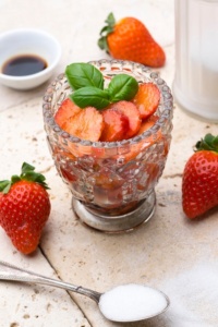 Saisonstart für die Erdbeere mit einem 3-Gänge-Menü Balsamico-Erdbeeren Quelle: BVEO Bild: Ariane Bille