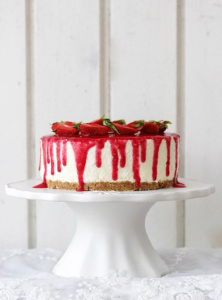 Eine erdbeerige Überraschung für die besten Mütter der Welt! Lebe Lieber Fesch Eine erdbeerige Überraschung für die besten Mütter der Welt! Wie wär’s mal mit einem Erdbeer-Nobake-Joghurt-Törtchen als liebevoll-fruchtiges Verwöhnfrühstück zum Muttertag? Der 14. Mai steht ganz im Zeichen der Mütter. Zum 98. Mal wird in Deutschland bereits der Muttertag gefeiert – wie jedes Jahr am zweiten Sonntag im Mai.